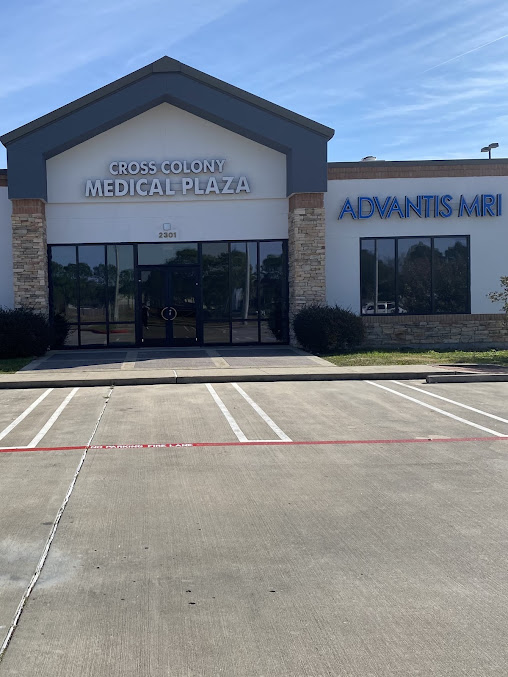 Advantis MRI entrance at Cross Colony Medical Plaza in Dickinson